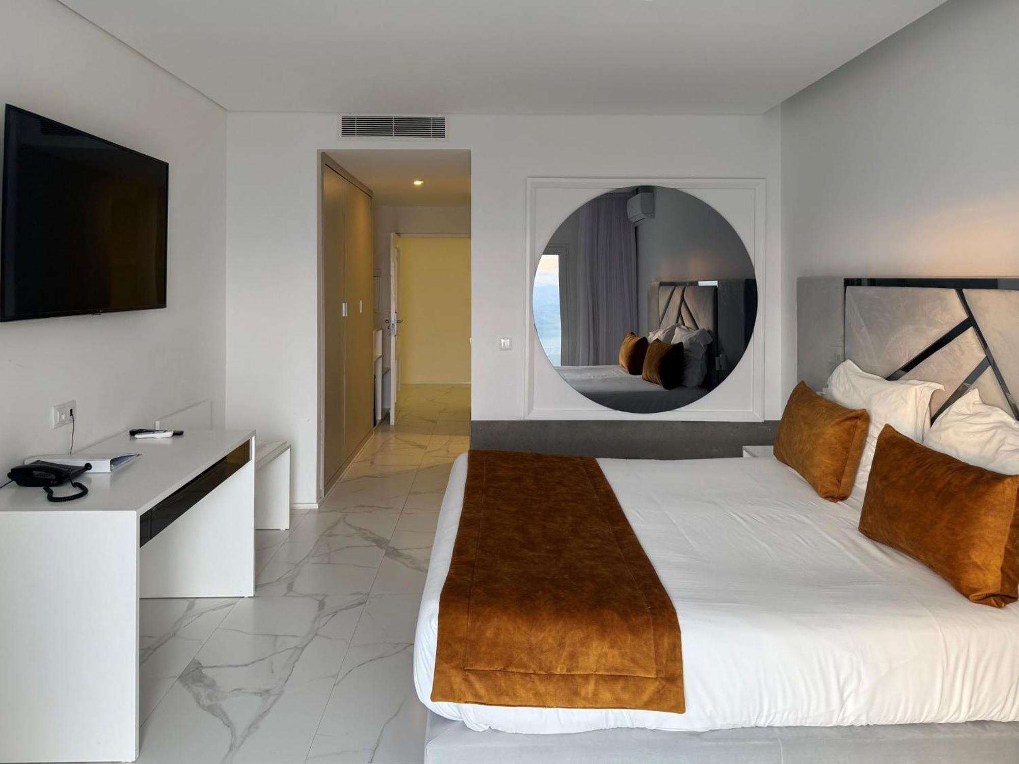 Double Room with Mountain View